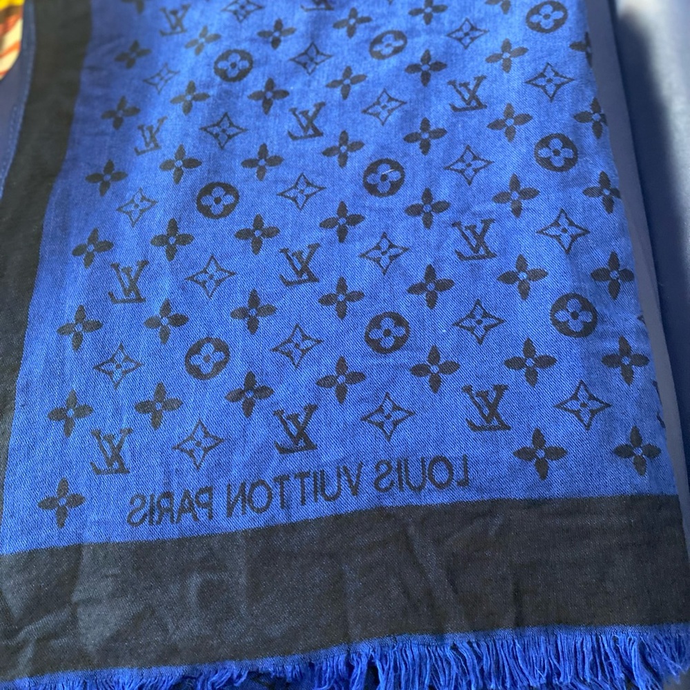 Louis Vuitton Blue and Black Monogram Scarf NWT womens - Picture 4 of 5